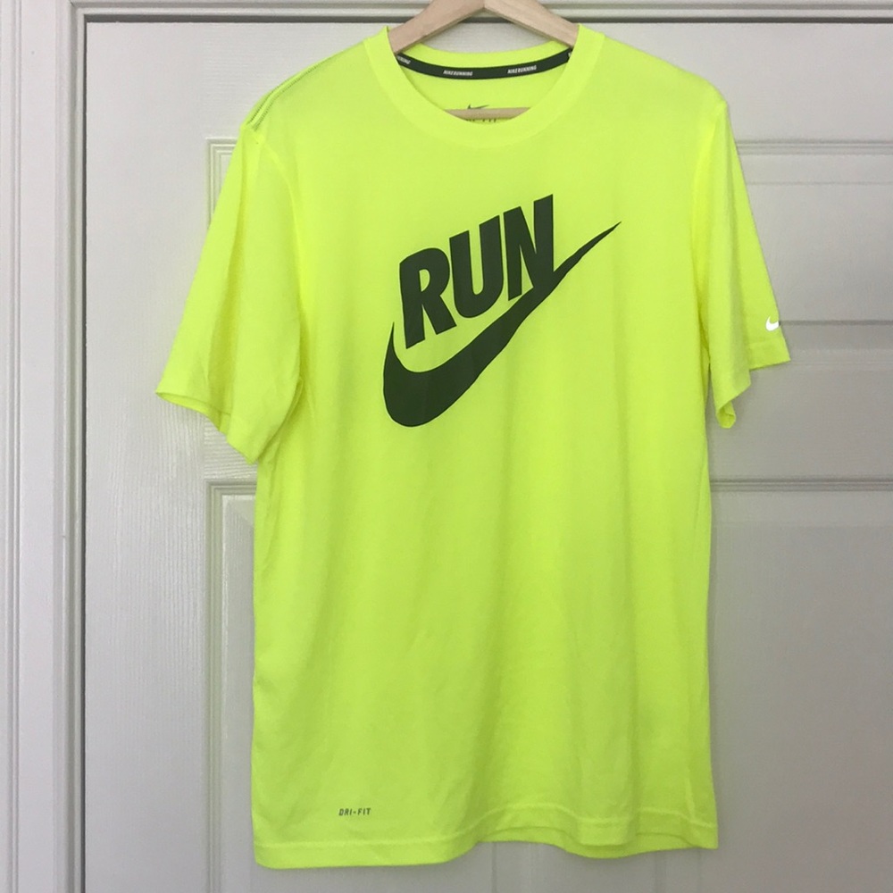 Nike/ running T/ brand new/ neon yellow/M